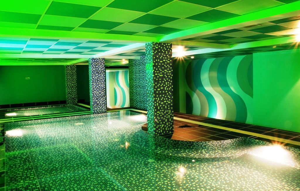 Hotel Maximillian Tanjung Balai Karimun Zewnętrze zdjęcie