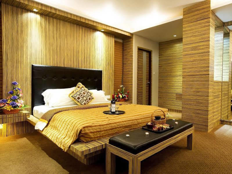 Hotel Maximillian Tanjung Balai Karimun Zewnętrze zdjęcie
